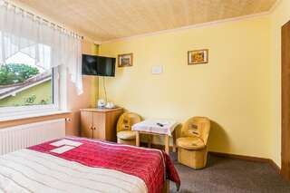 Отели типа «постель и завтрак» Dom Gościnny Marcela Реваль Бюджетный двухместный номер с 1 кроватью-4