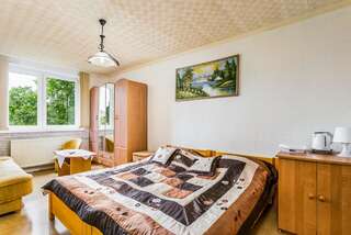 Отели типа «постель и завтрак» Dom Gościnny Marcela Реваль Просторный двухместный номер с 2 отдельными кроватями-5